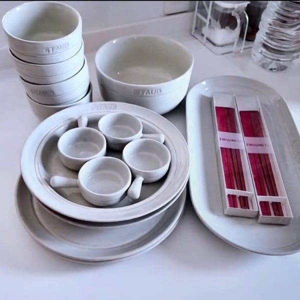 Bộ 18 món bát đĩa Staub