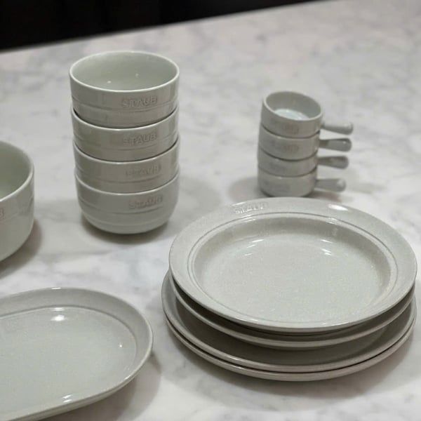 Bộ 18 món bát đĩa Staub