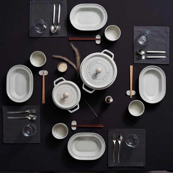 Bộ 18 món bát đĩa Staub