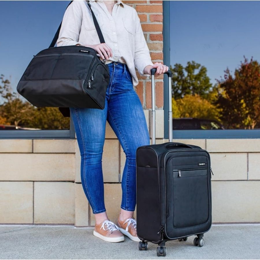 Bộ 3 vali vải Samsonite Ascella 3.0 Softside Expandable Vali kéo đa năng với tay cầm bọc cao cấp mang lại cảm giác sang trọng. 100% Polyester
