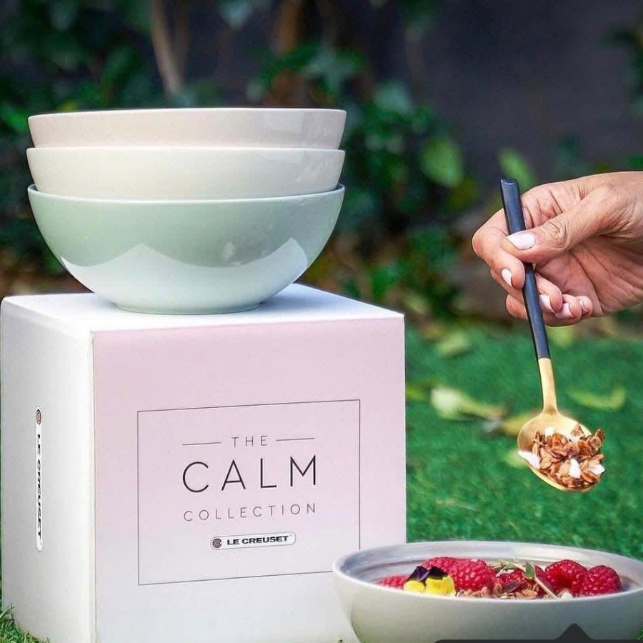 Khởi đầu ngày mới thật nhẹ nhàng với Bộ 4 bát Le Creuset Calm 16cm – lựa chọn hoàn hảo để đựng ngũ cốc, cháo, sữa chua, trái cây hay các loại hạt.