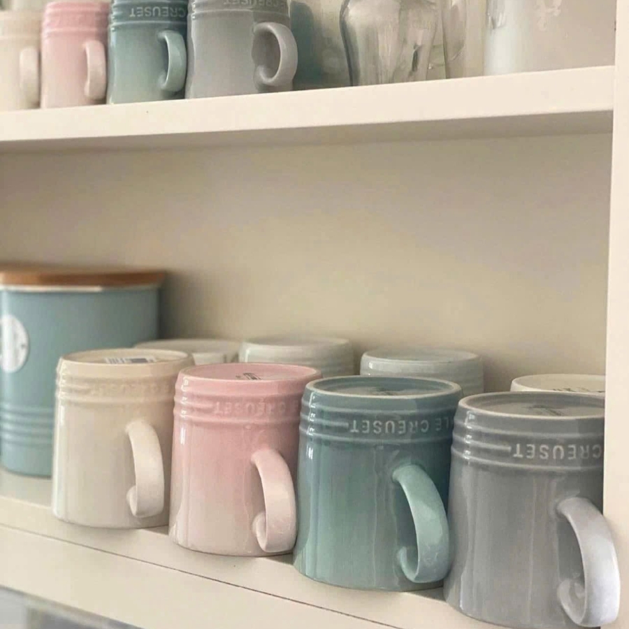 Bộ 4 cốc Le Creuset Calm 200ml Gốm sứ cao cấp được thiết kế để sử dụng hàng ngày và có khả năng chống sứt mẻ, trầy xước và bám bẩn.
