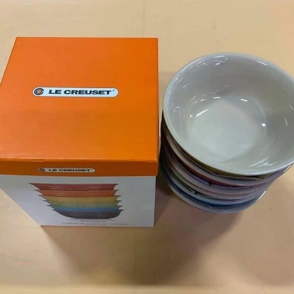 Bộ 6 bát cầu vồng Le Creuset 15cm ăn cơm với Lớp phủ bảo vệ cao cấp chống bong tróc và phai màu.