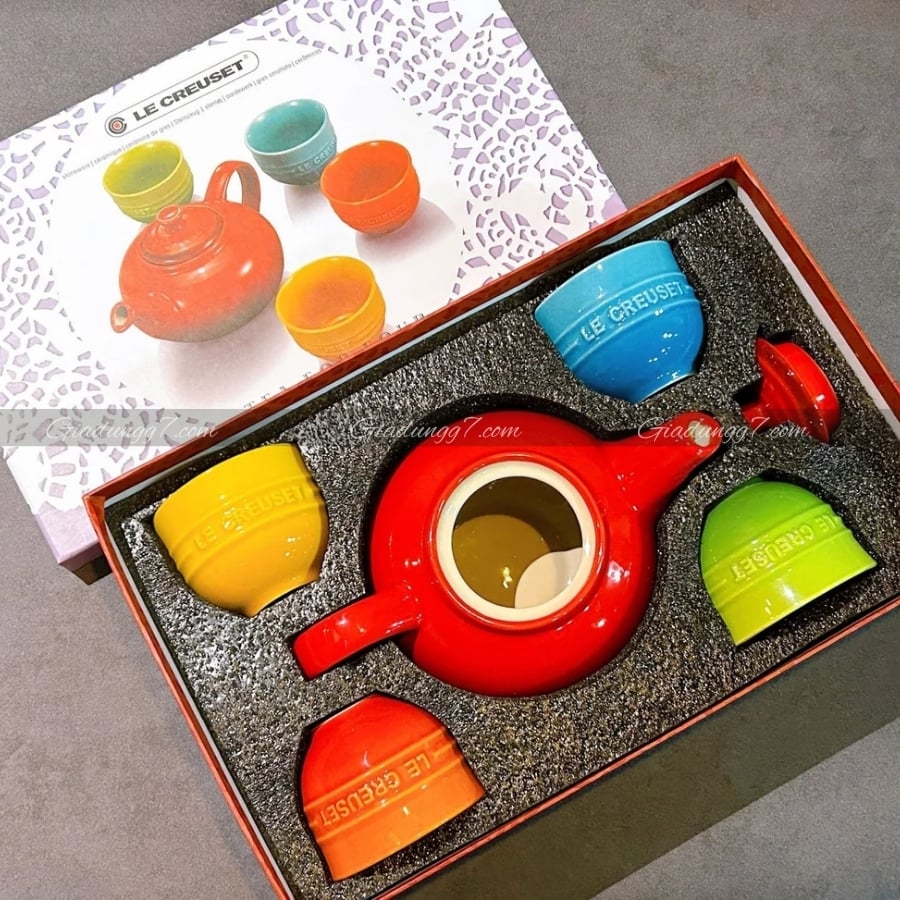 Bộ ấm chén cầu vồng Le Creuset 5 món