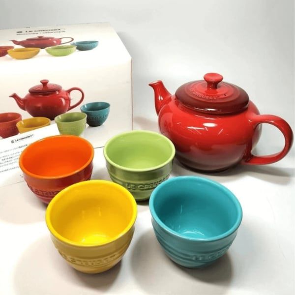 Bộ ấm chén cầu vồng Le Creuset 5 món
