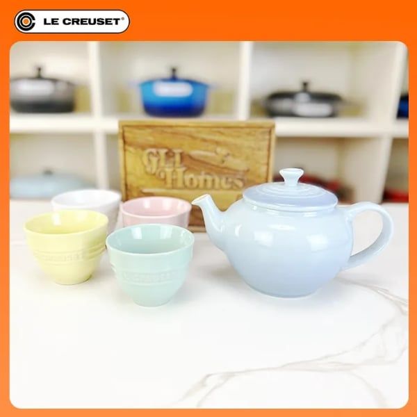 Bộ ấm chén cầu vồng Le Creuset 5 món&nbsp;gồm ấm trà, tách trà, chịu nhiệt và chịu lạnh