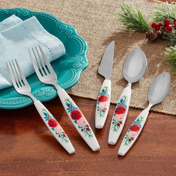 Hãy tận hưởng bữa ăn ngày lễ ngon miệng với Bộ dao nĩa 20 món Wishful Winter của The Pioneer Woman