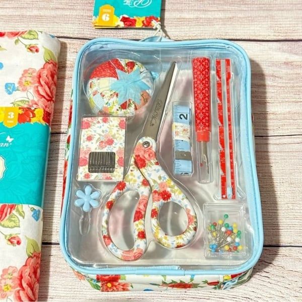 Bộ kim chỉ The Pioneer Woman. Bộ dụng cụ này bao gồm thước đo may