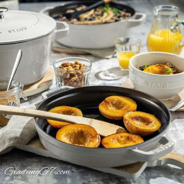 Bộ nồi chảo Staub 24cm 2in1 Tương thích với tất cả các loại bếp, bao gồm cả bếp từ; Nấu ăn tiết kiệm năng lượng