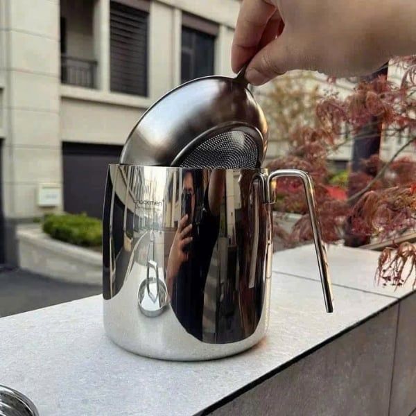 Ca lọc dầu Chockmen 0.9L Bộ gồm: 1 thân bình + 1 khay lọc + 1 nắp inox