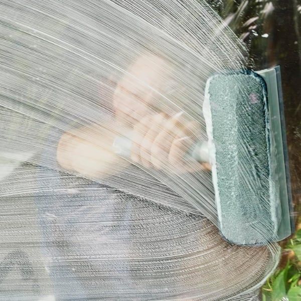 Cây gạt kính Joseph Joseph 6500014 Cleantech 2in1 Tay cầm có thể gập lại và xoay được