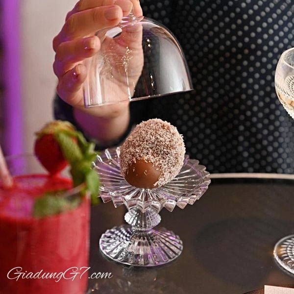 Chân bồng có nắp Rogaska Windsor 12cm Có thể đựng mứt, bánh kẹo, hạt dưa...ngày Tết