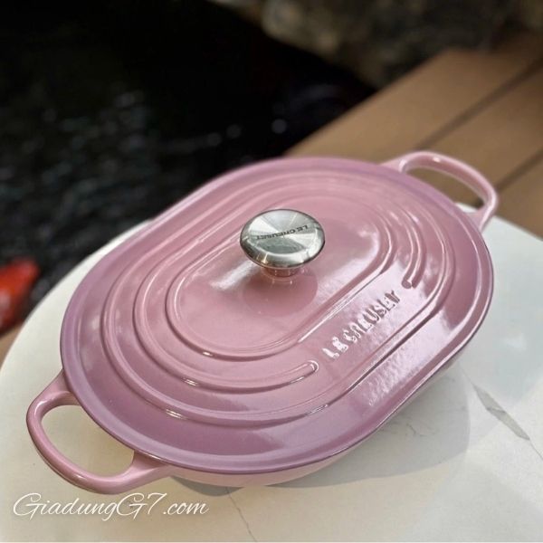 Chảo gang Le Creuset Oblong 31cm Sẵn sàng sử dụng, không cần ướp gia vị.