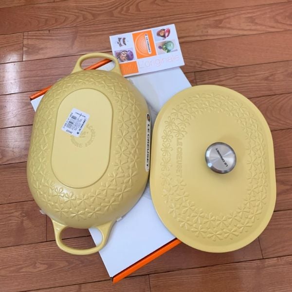 Chảo gang Le Creuset Oblong 31cm Được chế tác thủ công từ gang bền bỉ tại Xưởng đúc Le Creuset