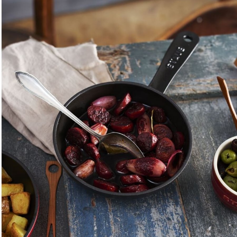 Chảo gang Staub 16cm Được thiết kế dành riêng cho cách nấu ăn của bạn
