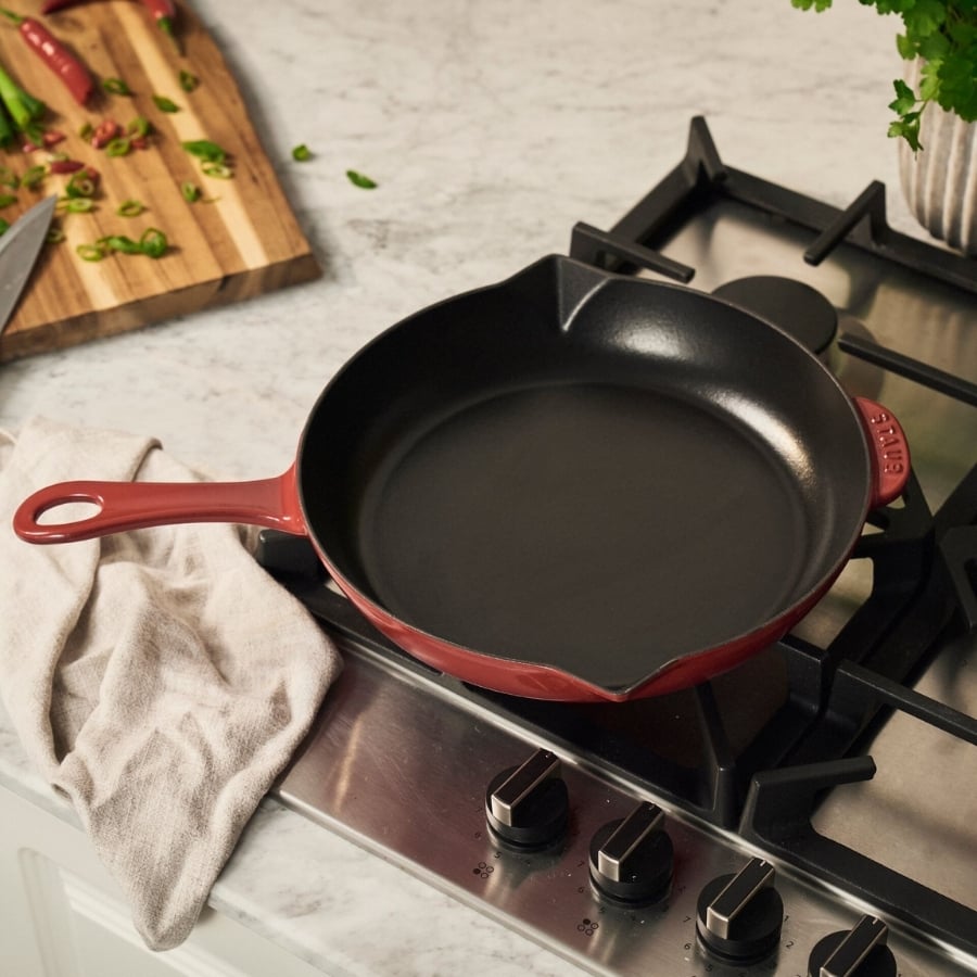 Chảo gang Staub 16cm Dễ chăm sóc