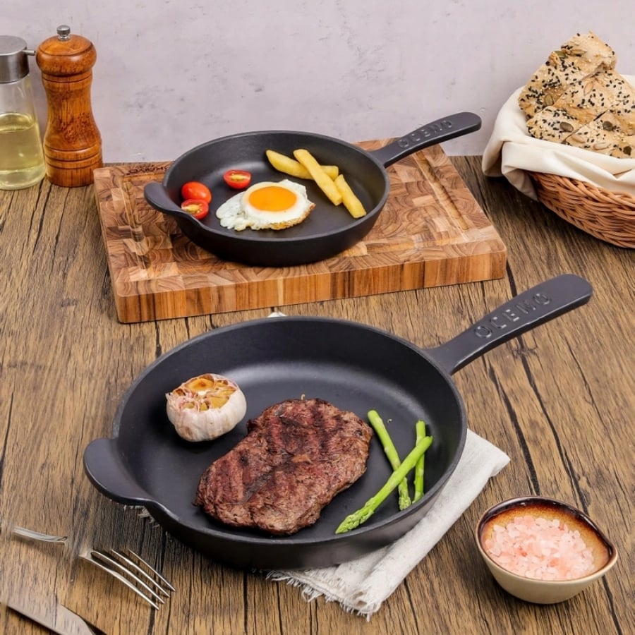 Chảo gang tròn Oceno càn dài size 18cm / 22cm&nbsp;được làm từ gang đúc nguyên khối, giữ nhiệt lâu và tỏa nhiệt đều