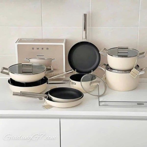 Chảo rán Smeg CKFF2802CRM 28cm Màu Kem An toàn trong máy rửa chén
