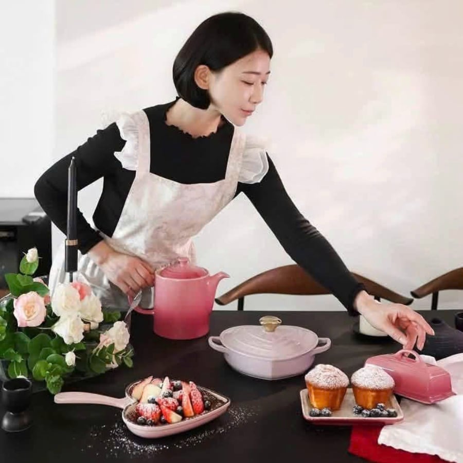 Khay đựng bơ Le Creuset có nắp Màu hồng berry bằng gốm sứ có thể sử dụng trong cả tủ lạnh và lò vi sóng