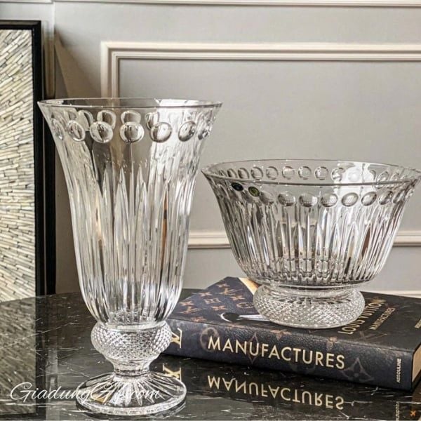 Lọ Hoa Bohemia Windsor 33cm có kiểu dáng sang trọng, thanh thoát được thiết kế theo phong cách Châu Âu
