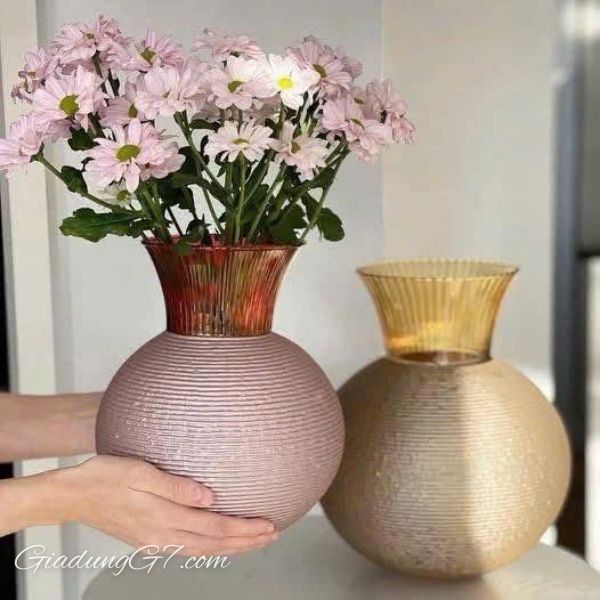 Lọ hoa IVV Ophelia Fuchsia 25cm&nbsp;Hoàn hảo để trưng bày và cắm hoa trong ngày lễ