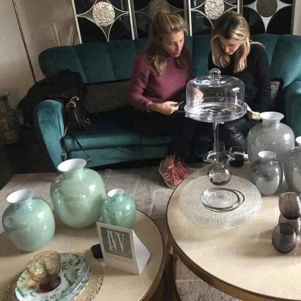 Lọ hoa IVV Rialto mang đến vô vàn khả năng sáng tạo độc đáo và phong cách cho không gian nhà bạn.