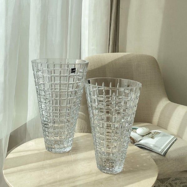 Lọ hoa pha lê Rogaska Atrium 30cm và 35.5cm&nbsp;Dùng để trưng bày trong các không gian như tủ kính, tại cửa sổ, bàn trà, bàn ăn,