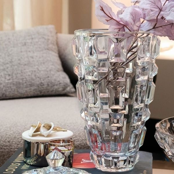 Lọ hoa pha lê Rogaska Gem 30cm nổi bật bởi sự tinh tế và sang trọng.