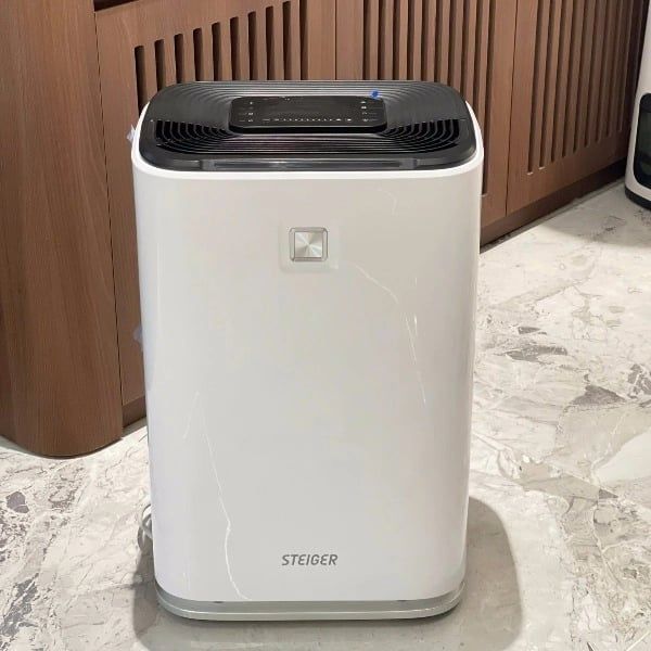 Máy hút ẩm Steiger STG 835DW/Pro 35 lít /ngày là một sản phẩm lý tưởng giúp kiểm soát độ ẩm trong không khí