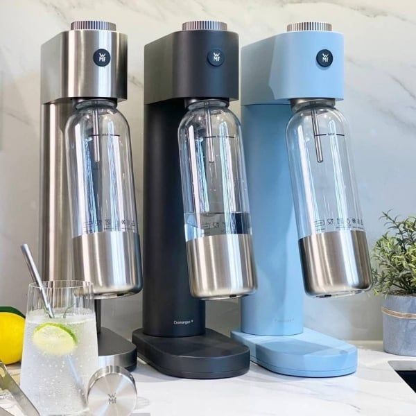 Nâng tầm trải nghiệm bổ sung nước cho cơ thể với Máy tạo nước soda WMF&nbsp;dễ dàng tại nhà&nbsp;của chúng tôi, nơi sự đổi mới hòa quyện với vẻ sang trọng.