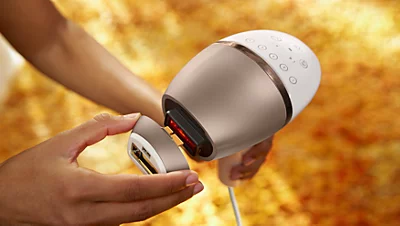 Máy triệt lông Philips Lumea IPL Series 8000 BRI948/00 Nhẹ nhàng và thoải mái với công nghệ SenseIQ