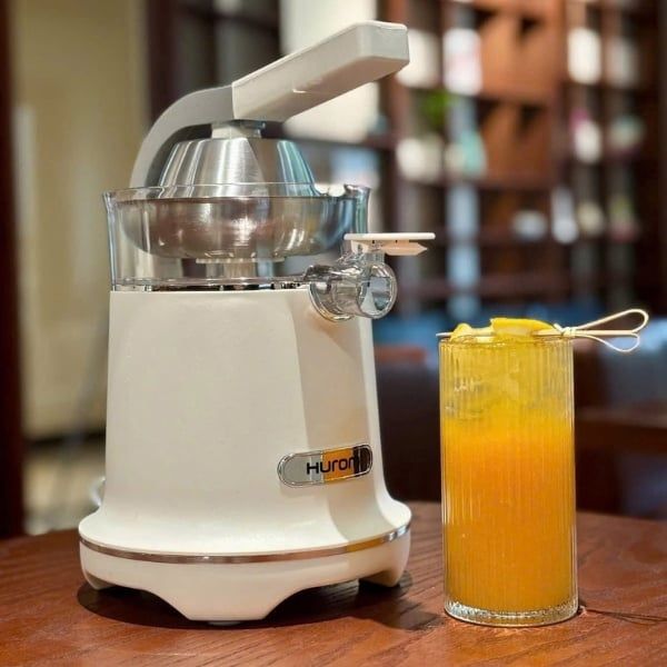 Máy vắt cam Hurom CJ-B03FWH Model 2025 có tay cầm, công suất 170W, dung tích 400ml