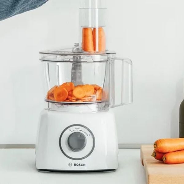 Máy xay Bosch MCM3100W không chỉ đơn thuần dùng để xay thịt, mà còn có thể dùng để chế biến nhiều món ăn khác.