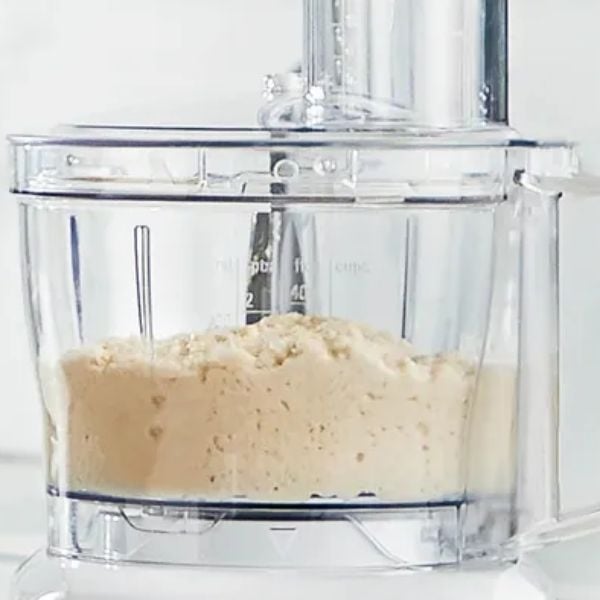 Máy xay cắt đa năng Bosch MCM3100W được trang bị nút điều khiển đơn giản và chế độ tự ngắt khi máy gặp sự cố như quá tải