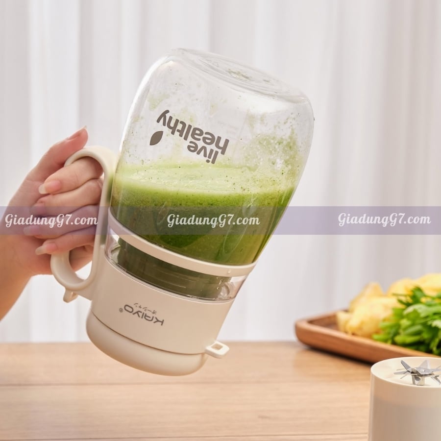 Máy xay sinh tố cầm tay Kaiyo KHB-417 dung tích 1000ml&nbsp;với&nbsp;công suất hoạt động mạnh mẽ, được trang bị lưỡi dao inox 304 nhiều cánh xay sắc bén