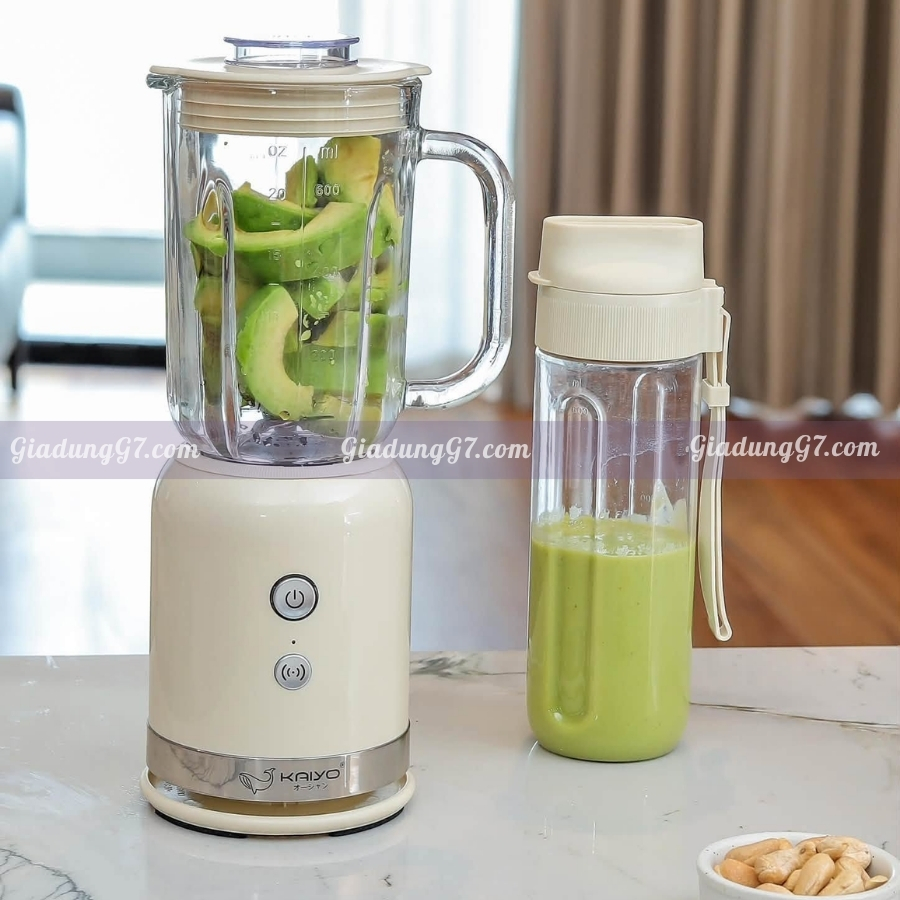 Máy xay sinh tố Kaiyo KBE-423 sở hữu công suất 350W, tốc độ xay mạnh mẽ lên đến 23.000 vòng/phút