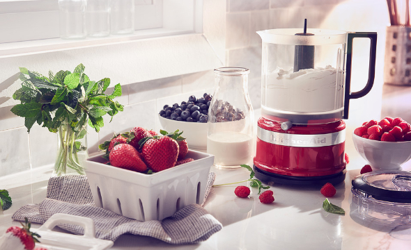 Máy xay thực phẩm mini KitchenAid 5KFC0516EWH 1.19 lít Dung tích tô là 1,19 lít, cho phép bạn chuẩn bị bữa ăn cho cả gia đình.