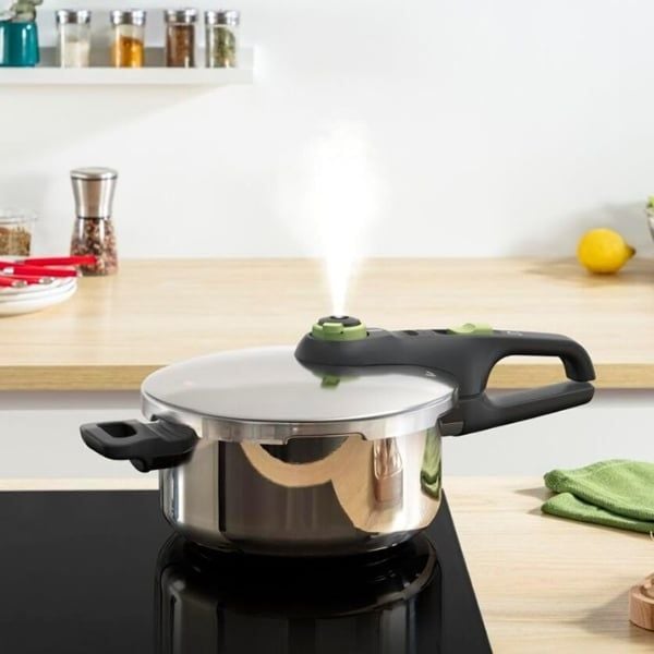 Với Nồi áp suất Tefal Secure Trendy 4L P2580400, bạn có thể nấu những bữa ăn tốt cho sức khỏe trên mọi loại nguồn nhiệt, kể cả bếp từ.