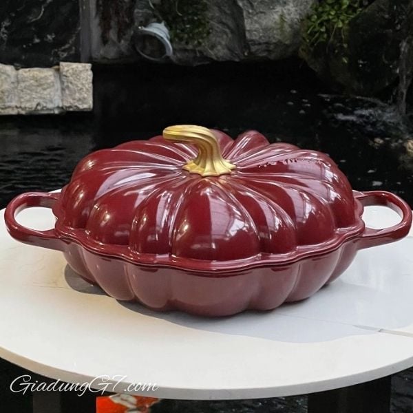 Nồi chảo bí ngô Le Creuset Rhone 28cm 2.5L hoàn hảo để xào hầm món ăn