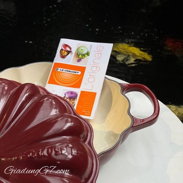 Nồi chảo bí ngô Le Creuset Rhone 28cm 2.5L hoàn hảo để xào hầm món ăn