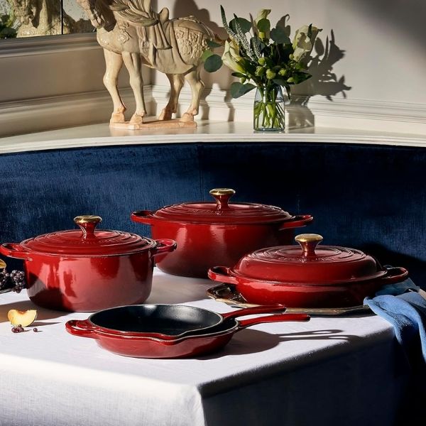 Nồi chảo gang Le Creuset Braiser Rhone 26cm 3.5L Gang tráng men mang lại khả năng phân bổ và giữ nhiệt vượt trội.