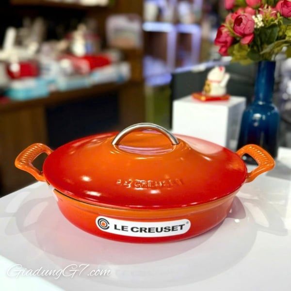Nồi chảo Le Creuset Modern Heritage 28cm 2.9 lít&nbsp;- Màu cam kiểu Pháp&nbsp;đã được các đầu bếp trên toàn thế giới yêu thích