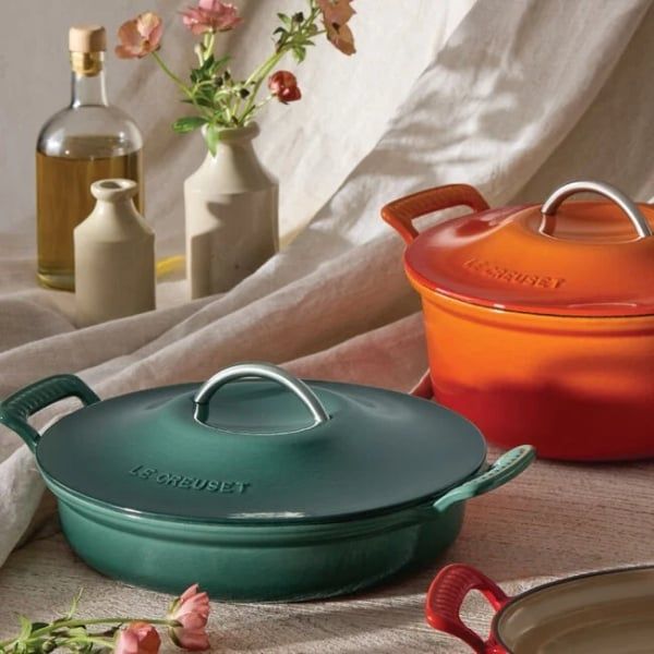 Nồi gang Le Creuset Modern Heritage 26cm 4.6L Gang tráng men mang lại khả năng phân phối và giữ nhiệt vượt trội