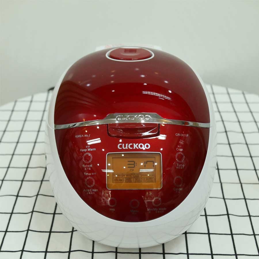 Nồi cơm điện tử Cuckoo CR-0655F 1.08L (Bản xuất khẩu)&nbsp;sở hữu thiết kế hiện đại, trẻ trung và nhỏ gọn, phù hợp với nhiều không gian bếp