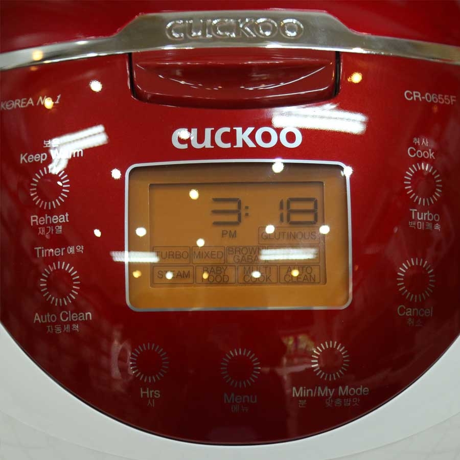 Nồi cơm điện tử Cuckoo CR-0655F Hẹn giờ nấu tiện lợi