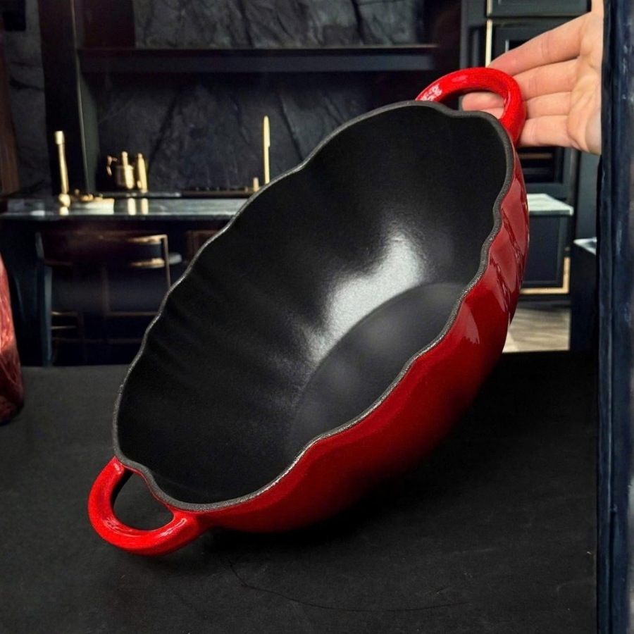 Nồi gang cà chua Moos 27cm 3.2L Thách thức mọi loại bếp & lò nướng chuyên nghiệp