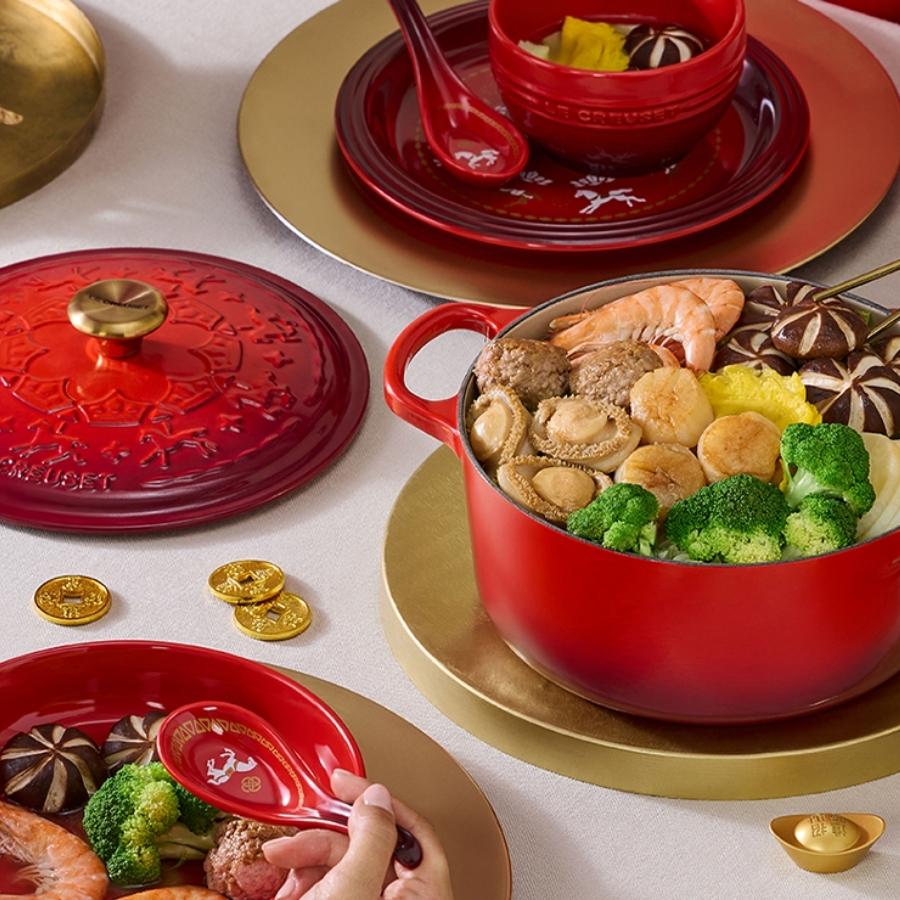 Nồi gang Le Creuset 22cm 3.3L nắp bát mã hoàn hảo để nấu súp, món hầm, cơm và nhiều món khác