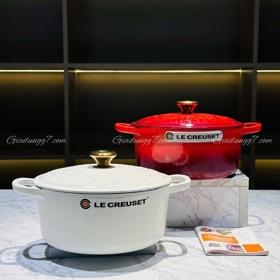 Nồi gang Le Creuset 22cm 3.3L nắp bát mã hoàn hảo để nấu súp, món hầm, cơm và nhiều món khác