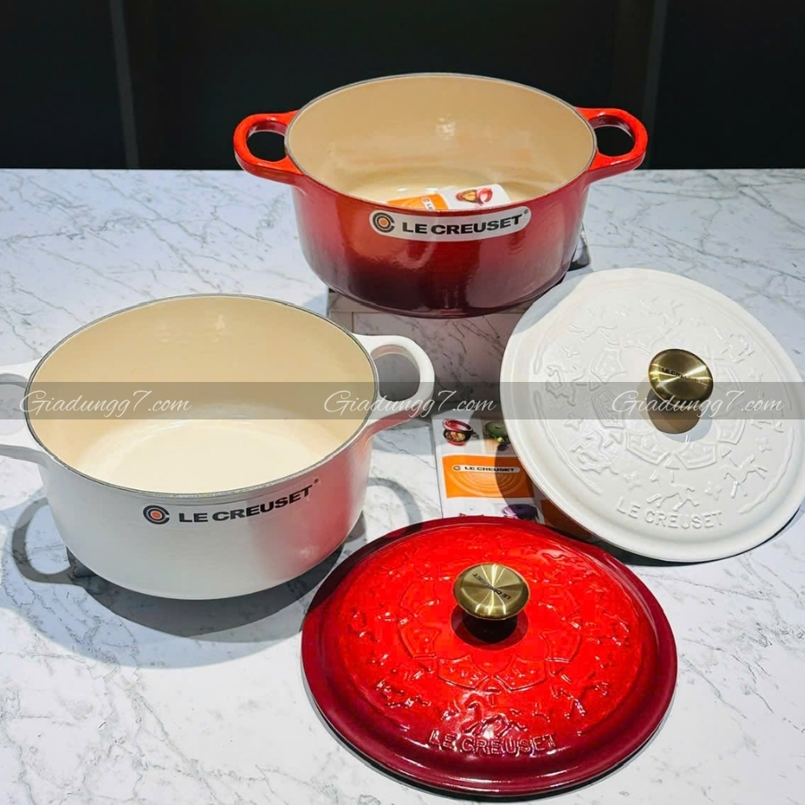 Nồi gang Le Creuset 22cm 3.3L nắp bát mã hoàn hảo để nấu súp, món hầm, cơm và nhiều món khác
