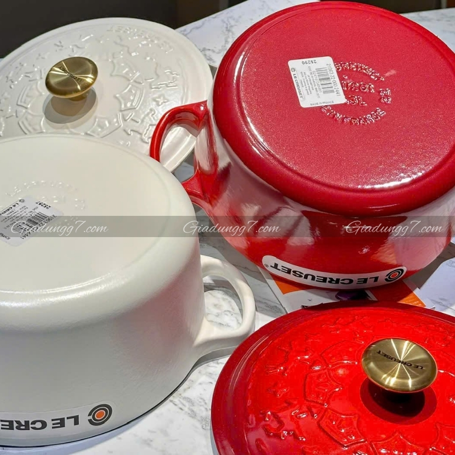 Nồi gang Le Creuset 22cm 3.3L nắp bát mã hoàn hảo để nấu súp, món hầm, cơm và nhiều món khác